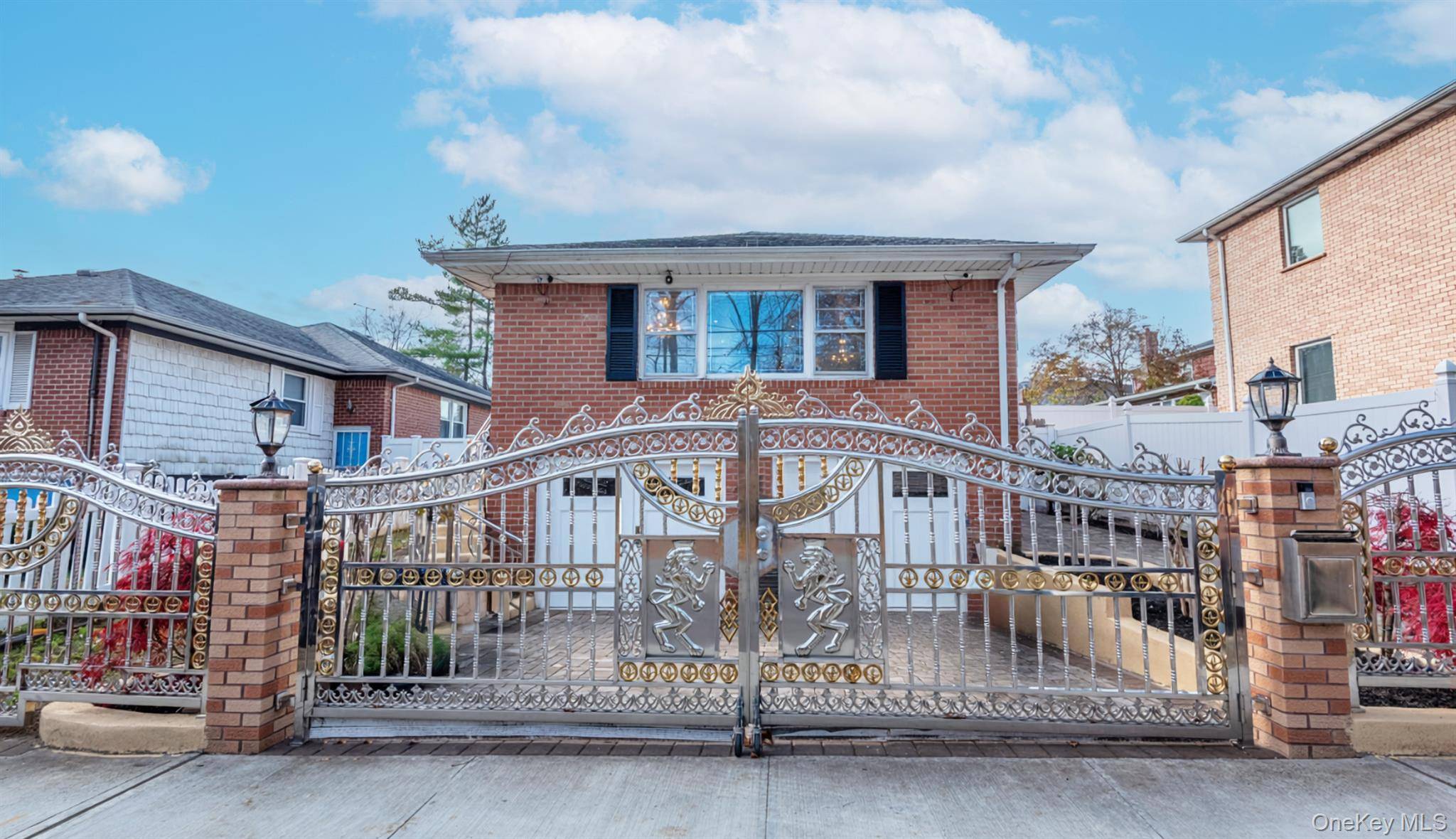 244-19 Grand Central Pkwy, Douglaston, NY 11362