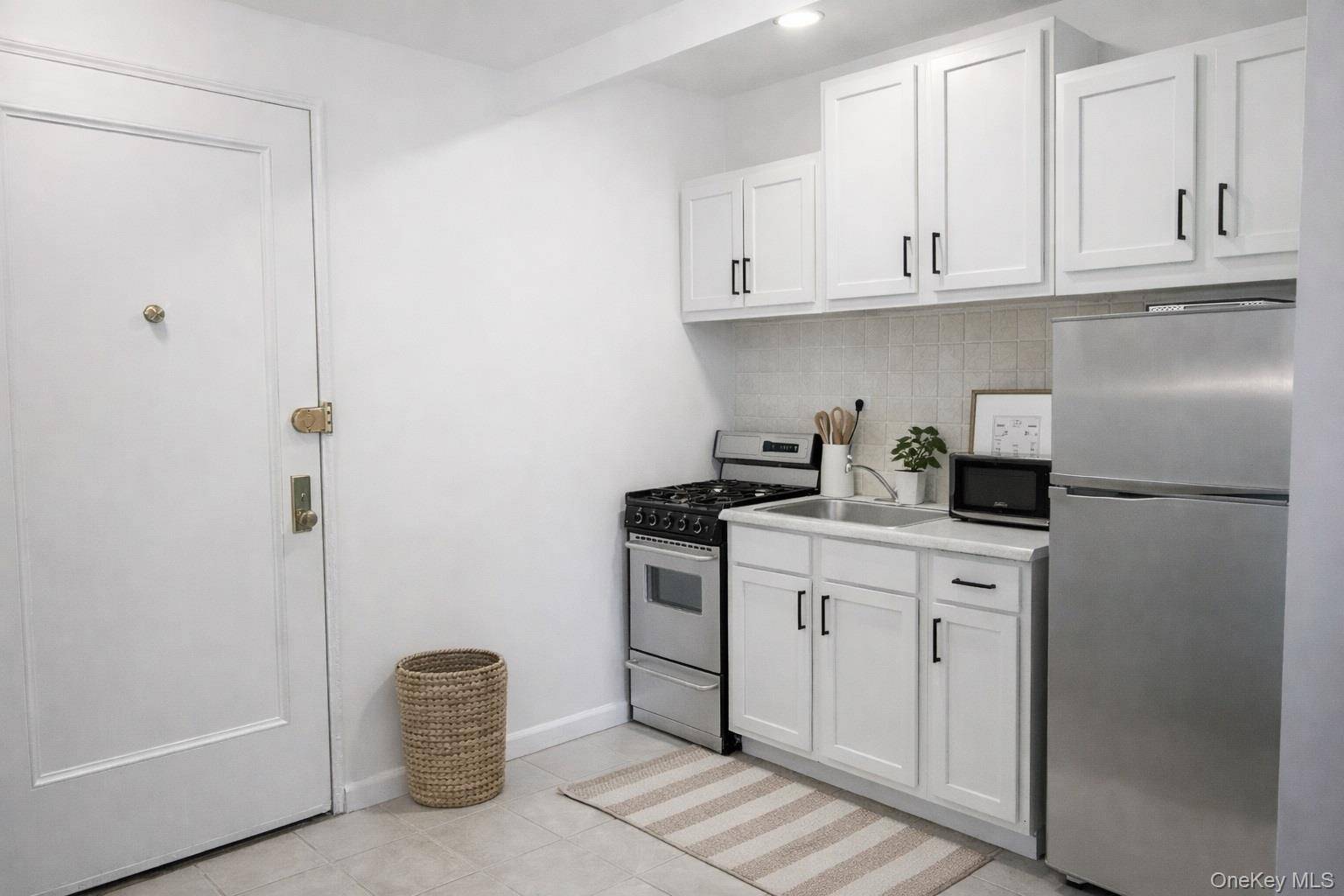 1273 North AVE #1G. Entry 3, New Rochelle, NY 10804