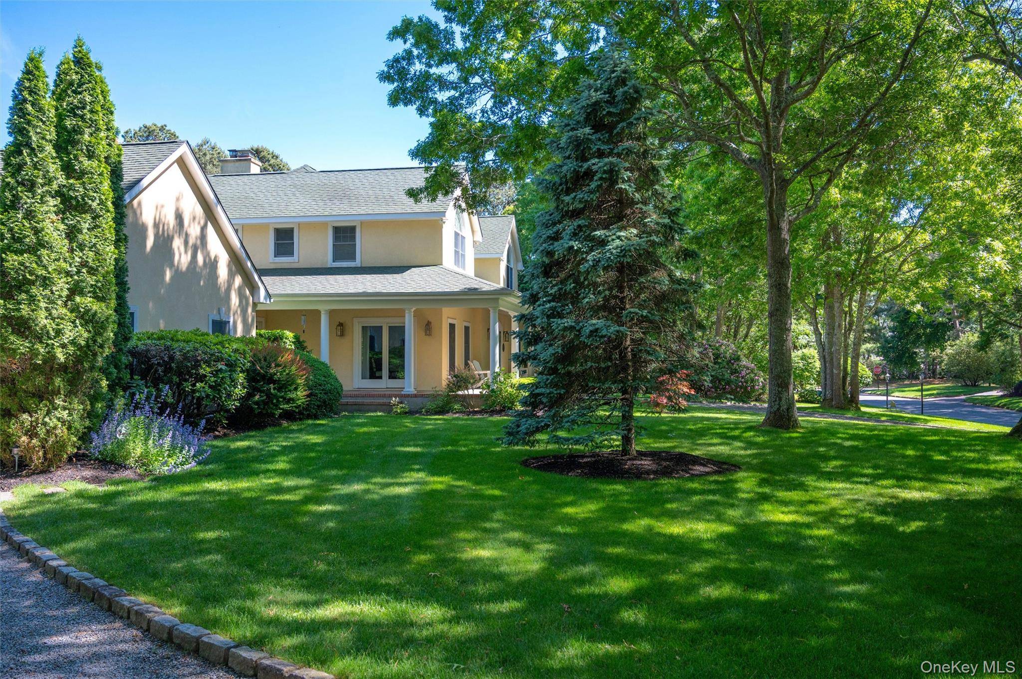 3 Cherry Blossom LN, East Quogue, NY 11942