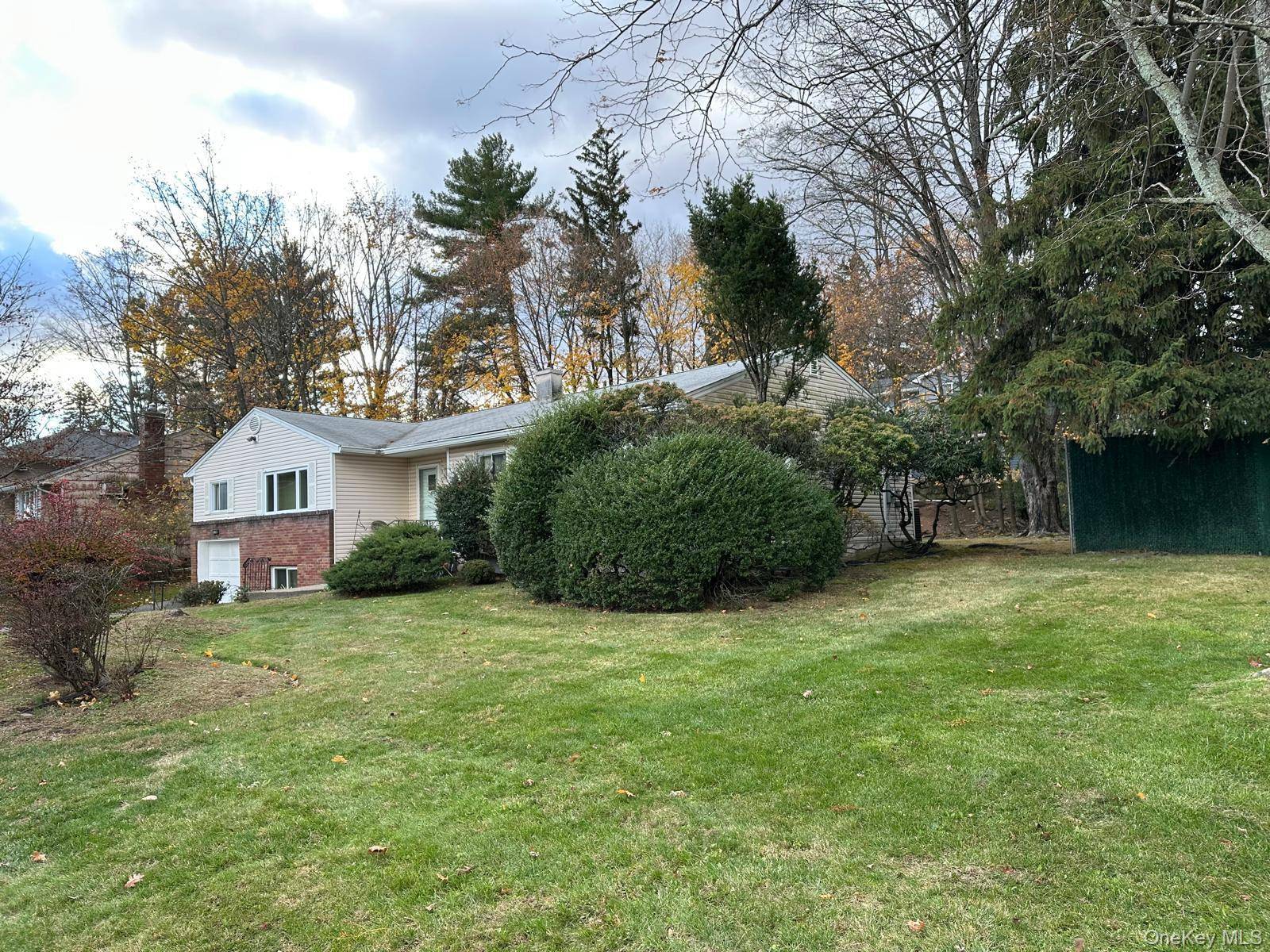 24 Waverly PL, Monsey, NY 10952