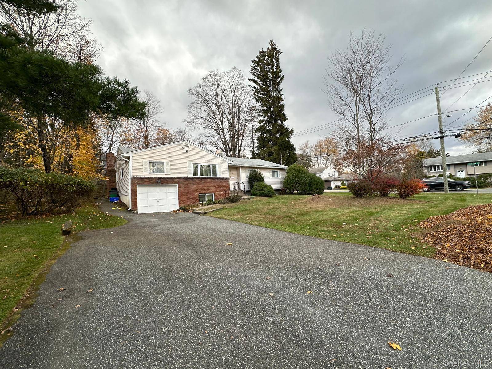 24 Waverly PL, Monsey, NY 10952