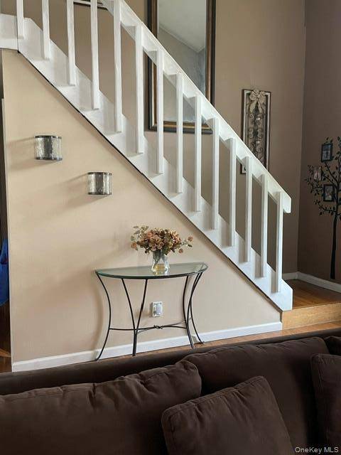 4 Marlo CT, Selden, NY 11784