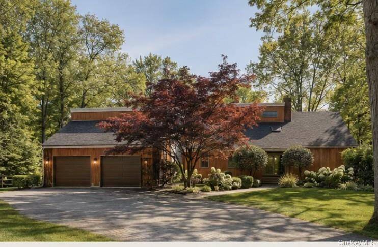1 Pine PT, Lloyd Harbor, NY 11743