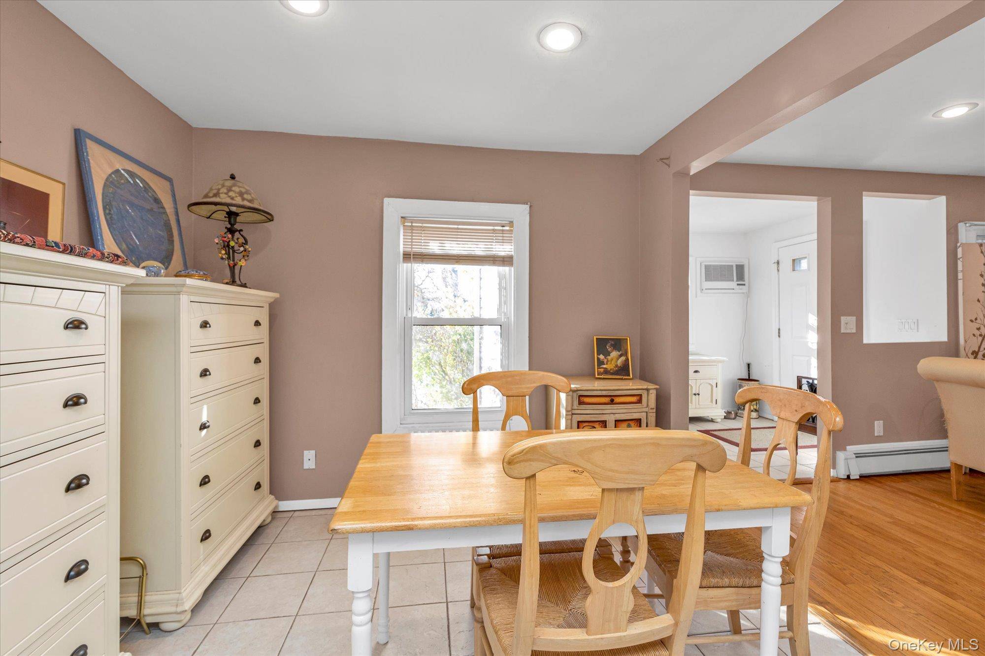 303 Oak ST, South Hempstead, NY 11550
