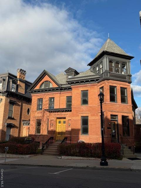 420 Warren, Hudson, NY 12534