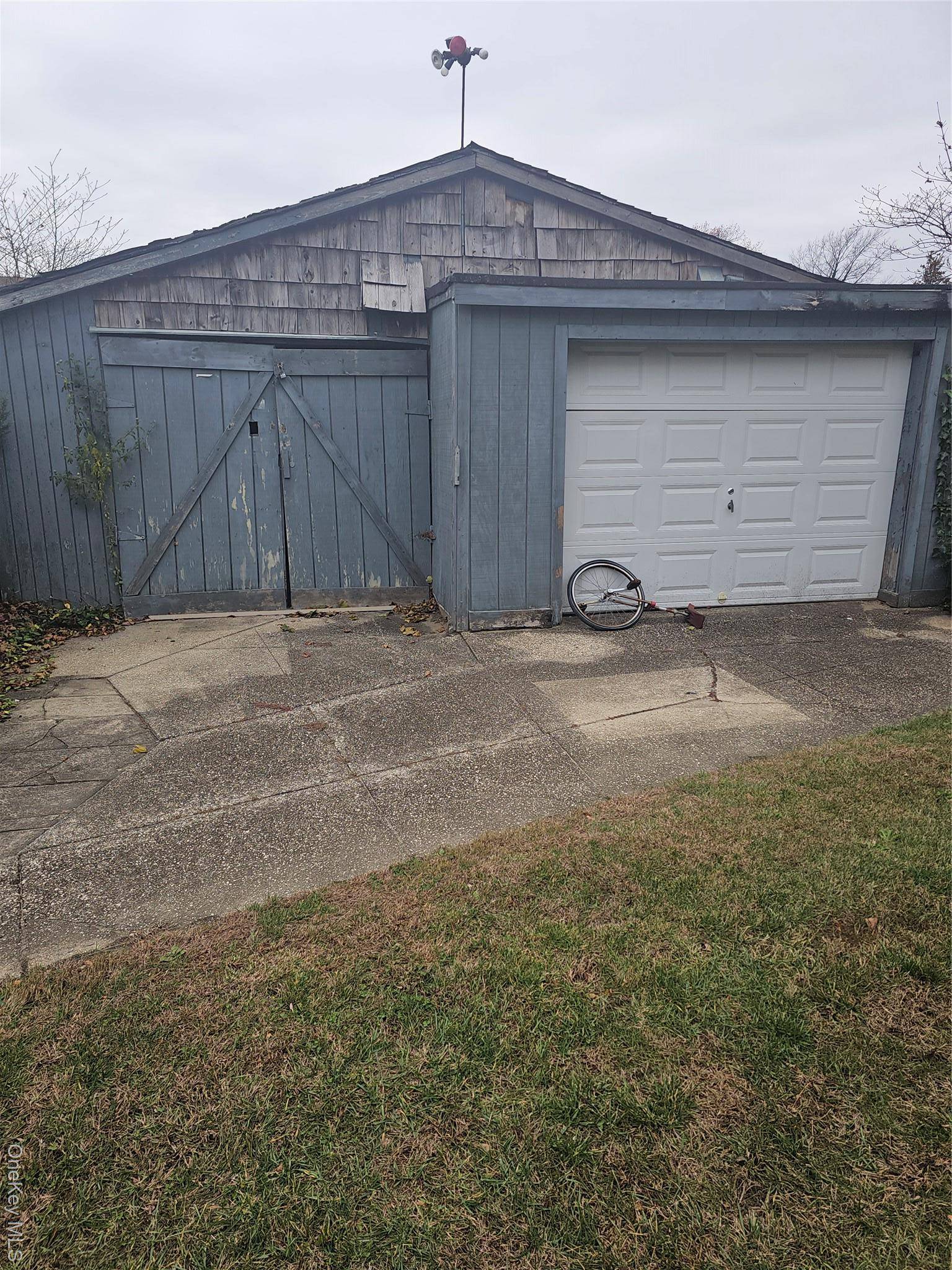 49 Arnold AVE, West Babylon, NY 11704