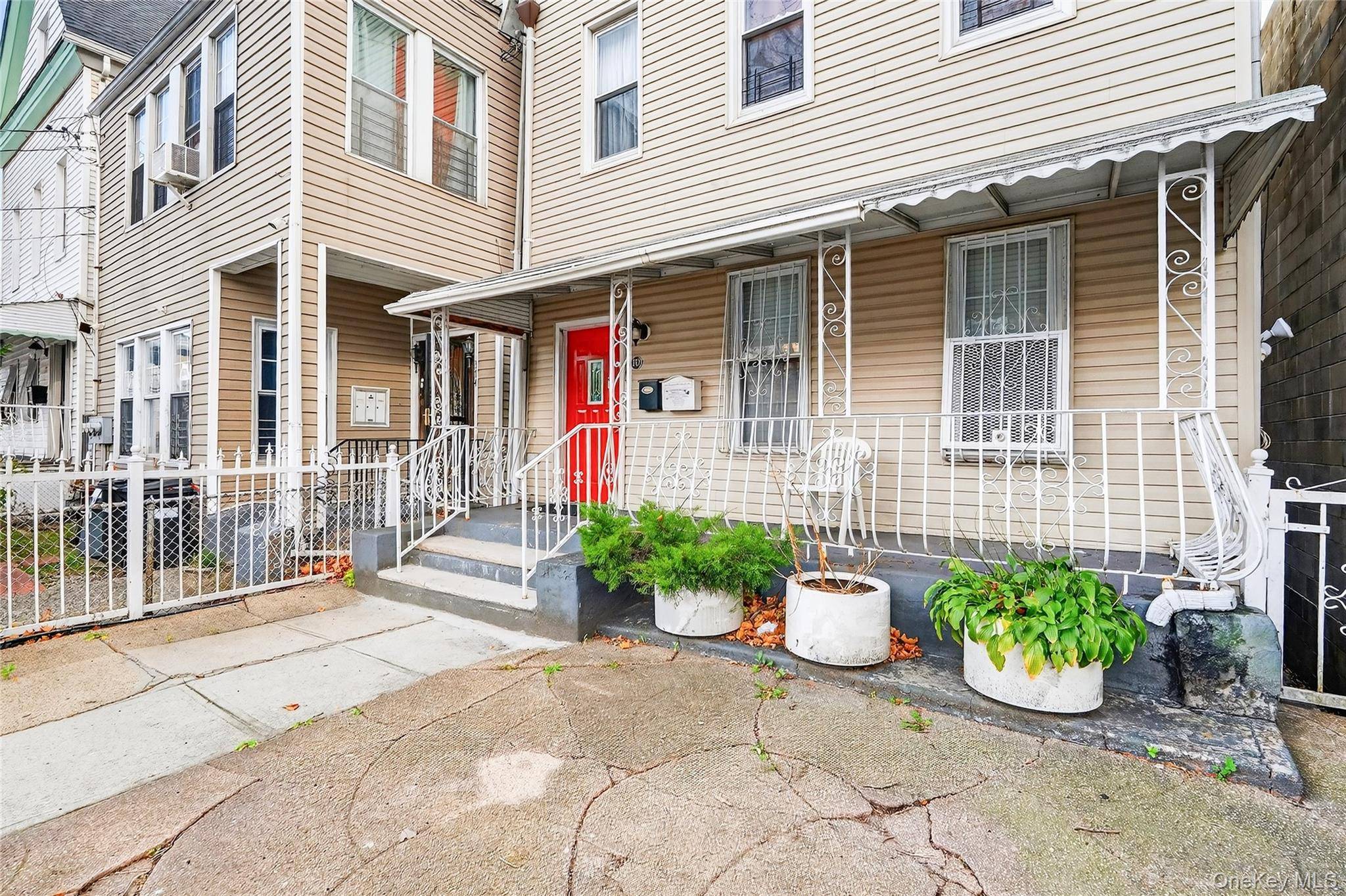 372 Bronx Park AVE, Bronx, NY 10460