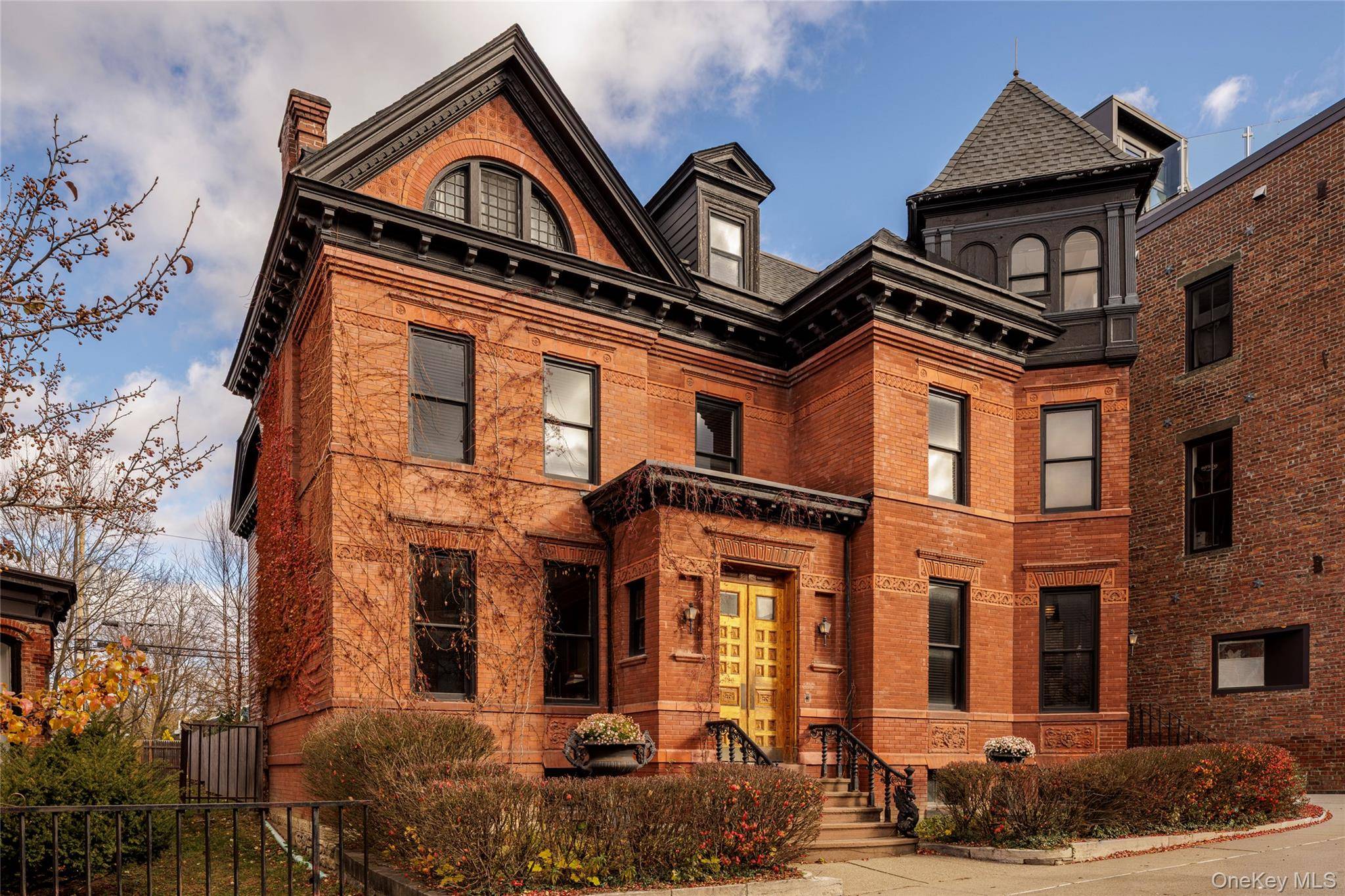 420 Warren, Hudson, NY 12534