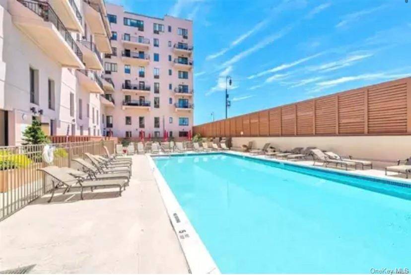 100 W Broadway #2P, Long Beach, NY 11561