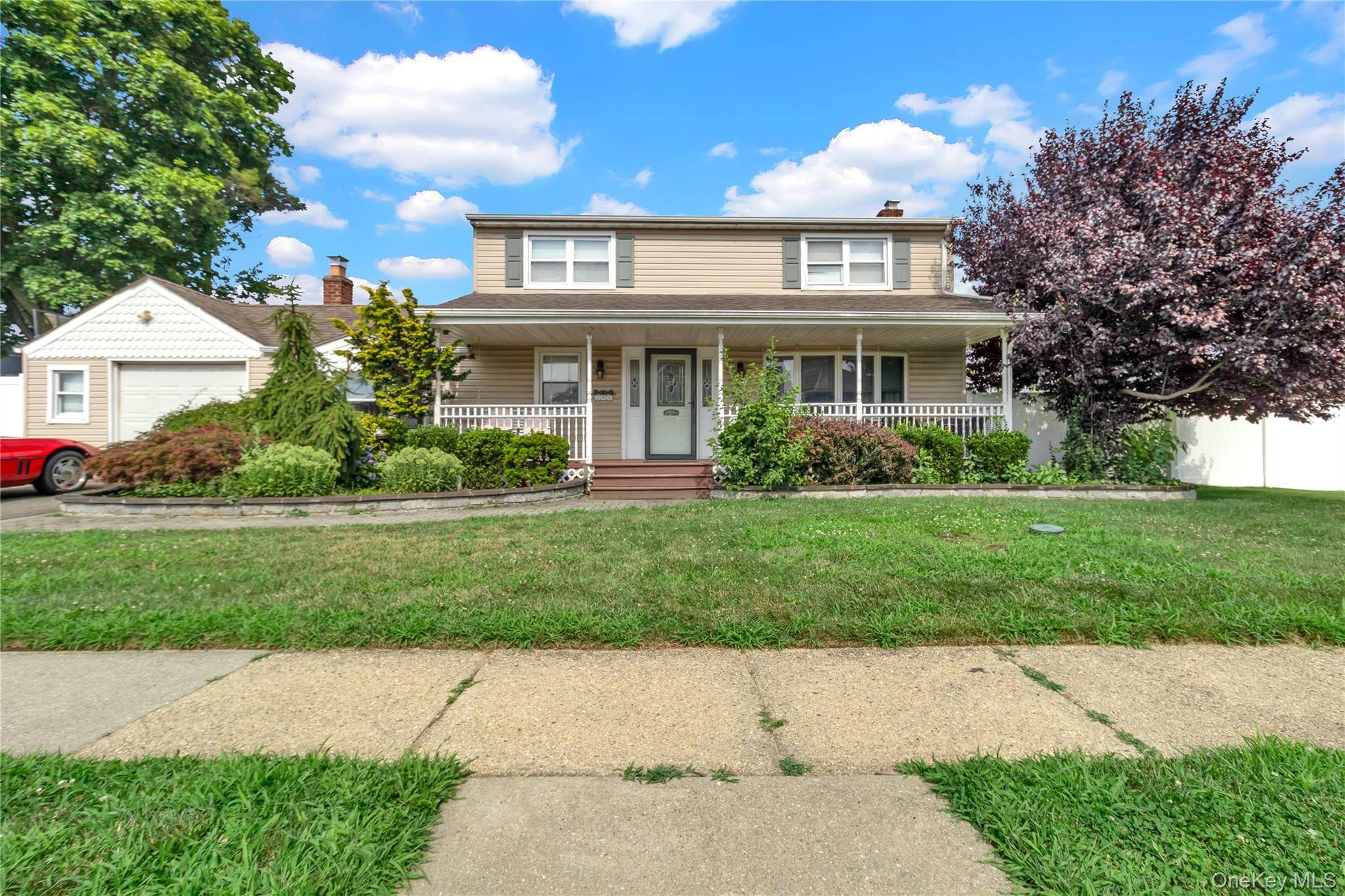171 Cottage BLVD, Hicksville, NY 11801