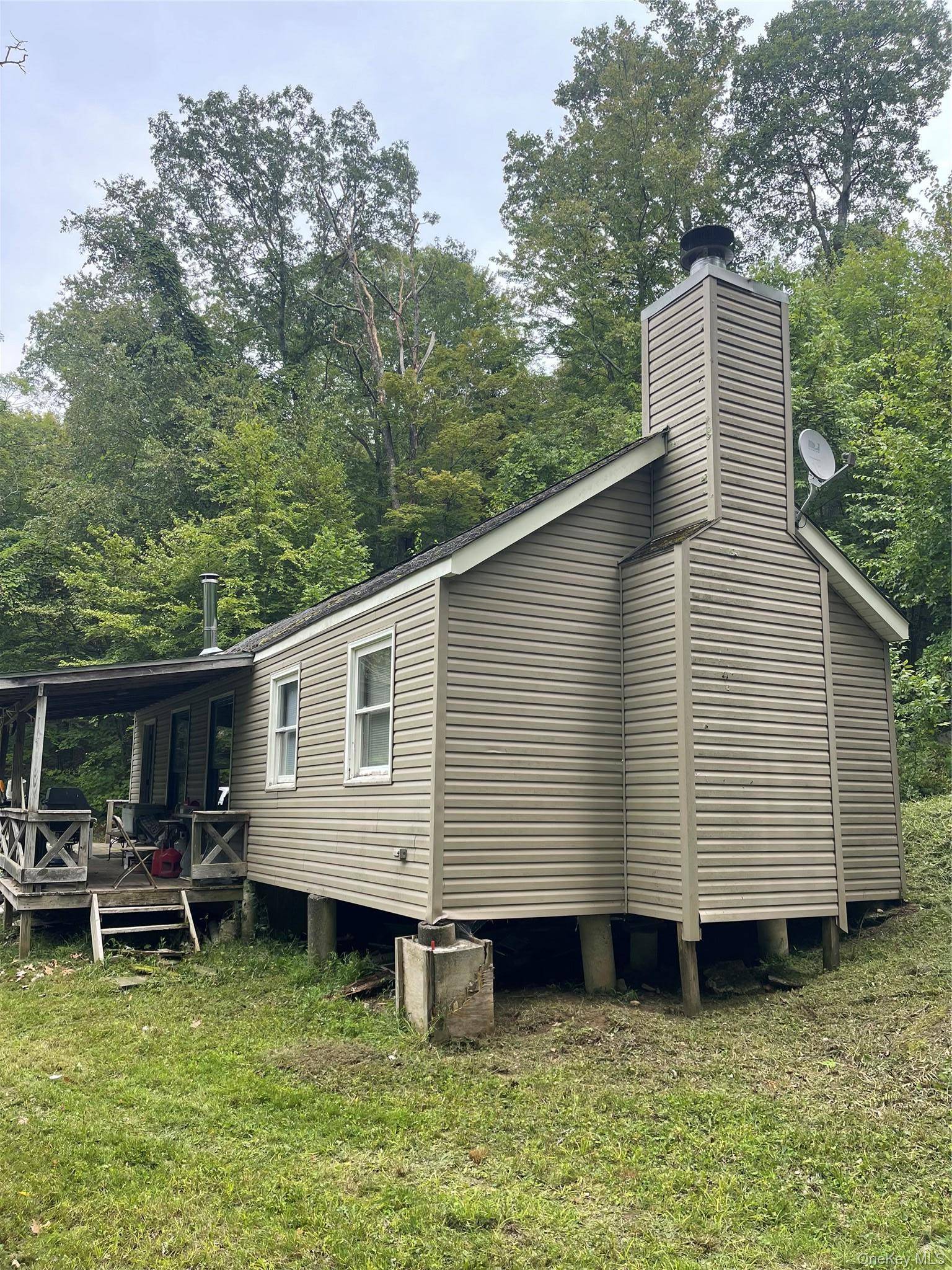 80 Hunter LN, Wassaic, NY 12592