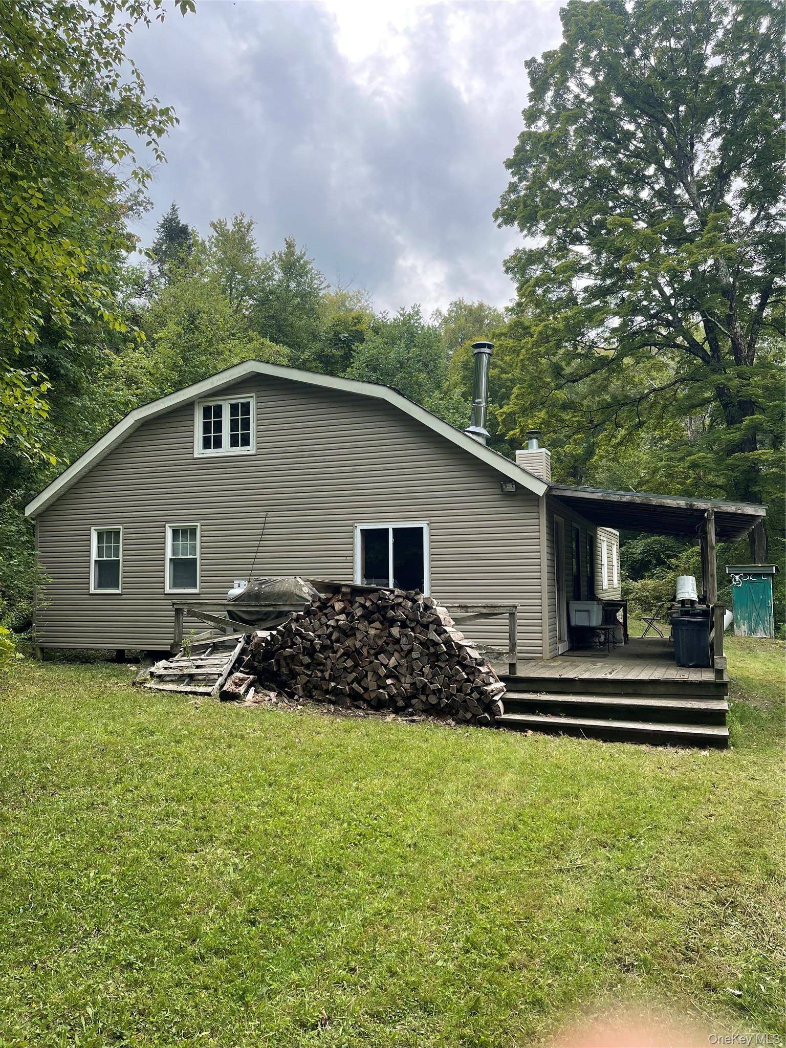 80 Hunter LN, Wassaic, NY 12592