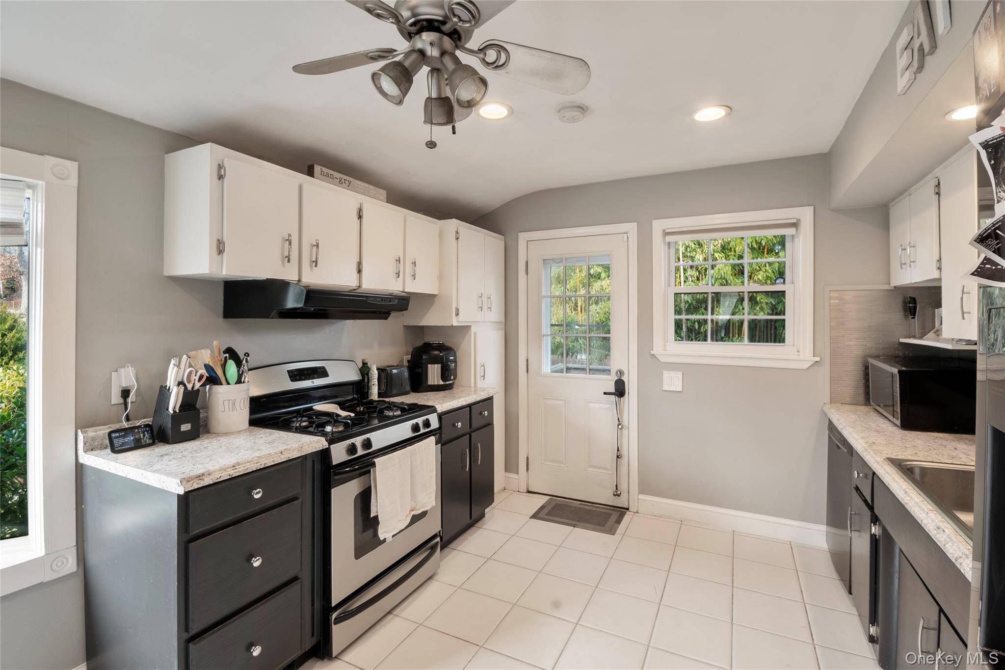 277 Horseblock RD, Farmingville, NY 11738