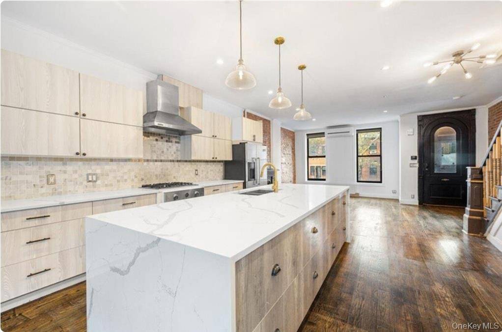 308 Clifton PL, Brooklyn, NY 11216