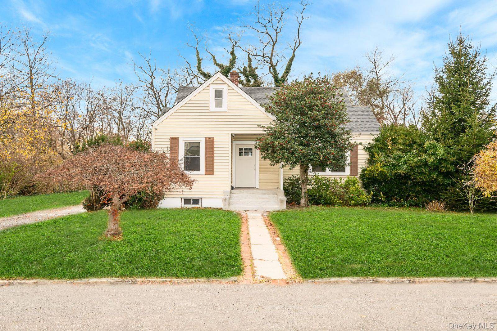 123 4th AVE, Huntington, NY 11746