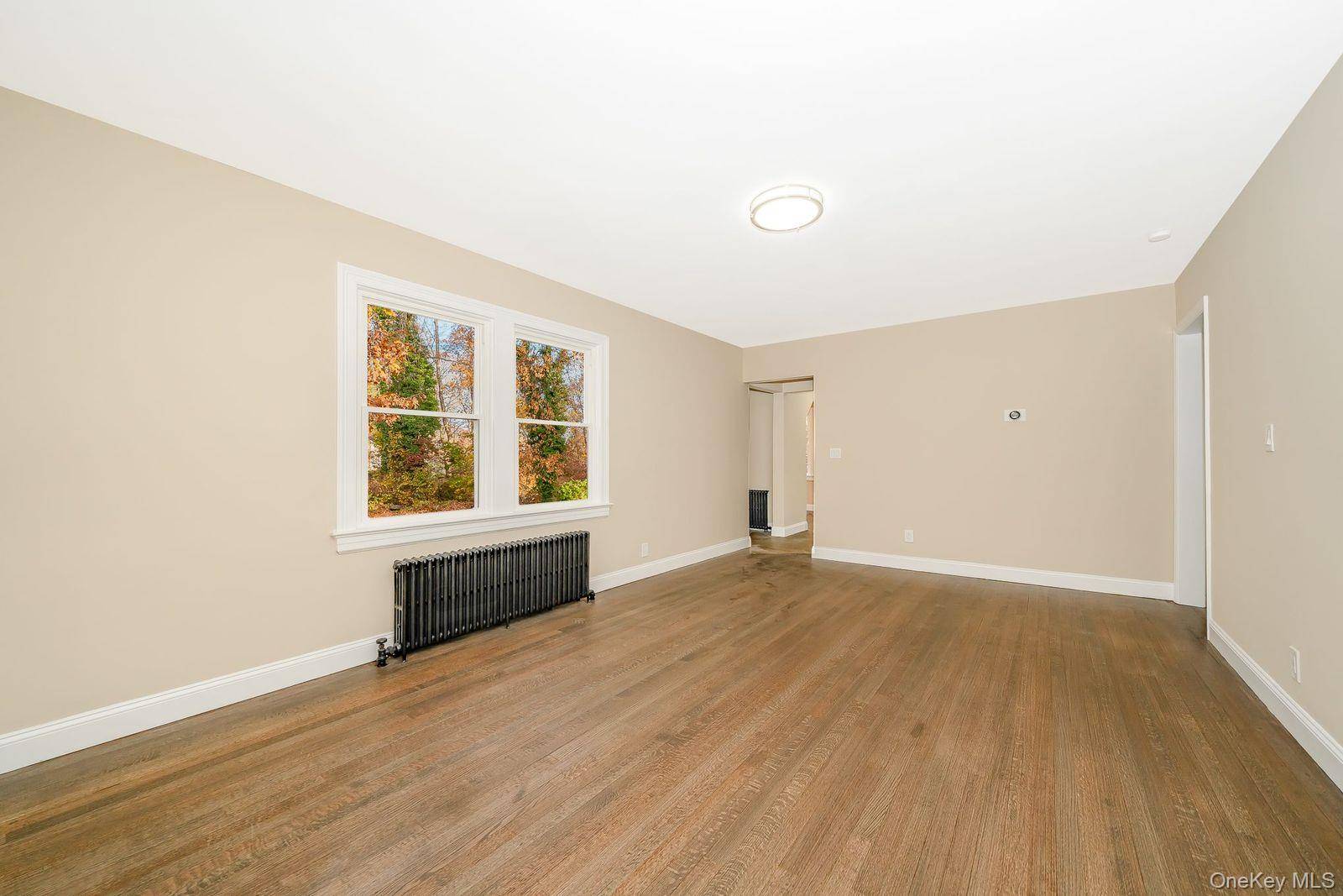 123 4th AVE, Huntington, NY 11746