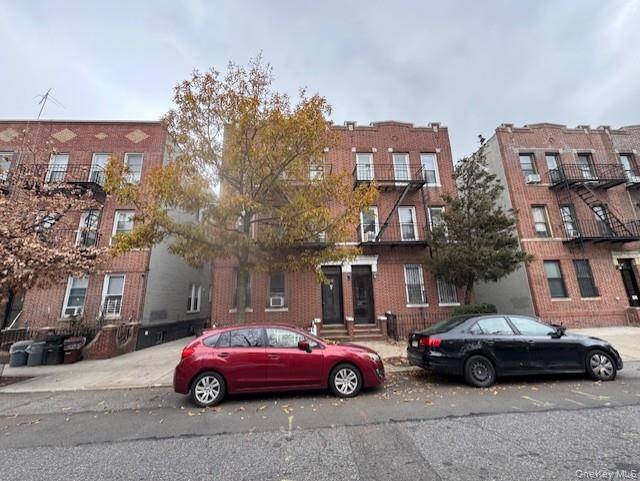 3080 37th ST, Astoria, NY 11103