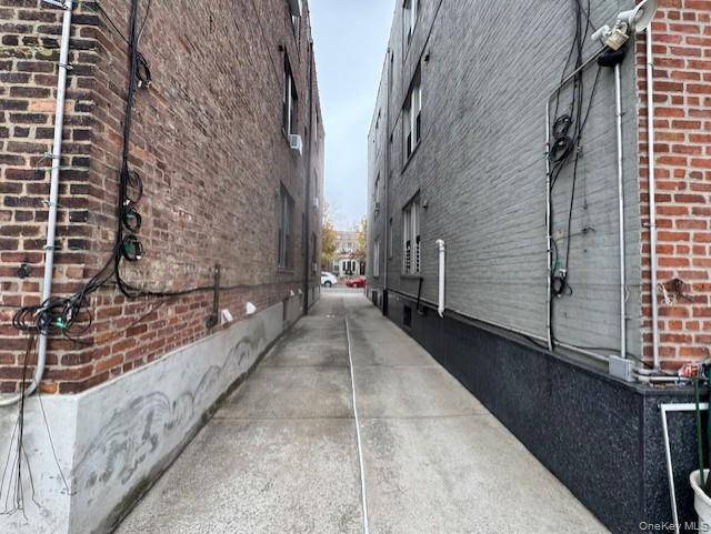 3080 37th ST, Astoria, NY 11103