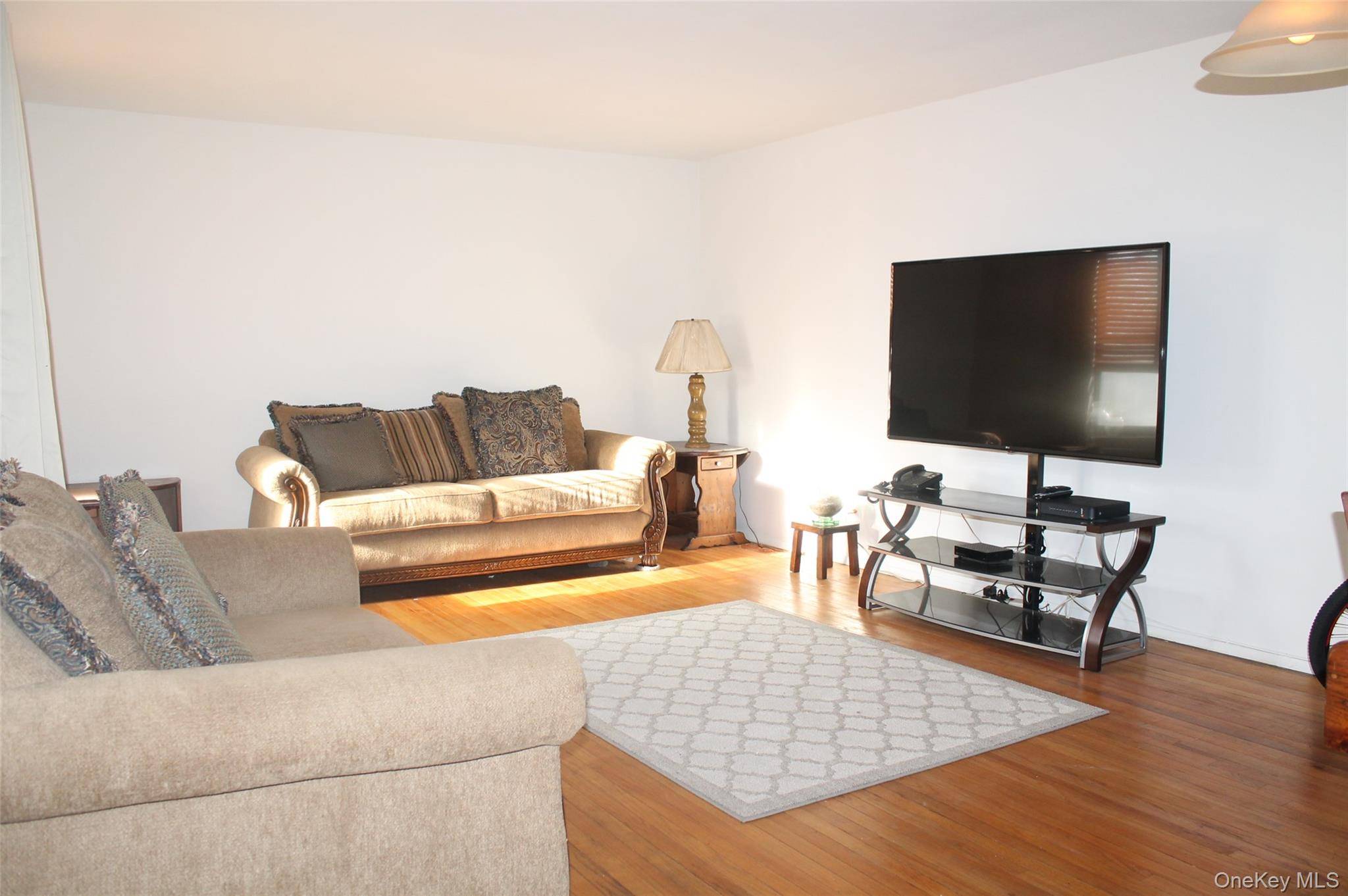 87-30 204 ST #APT-A54, Hollis, NY 11423