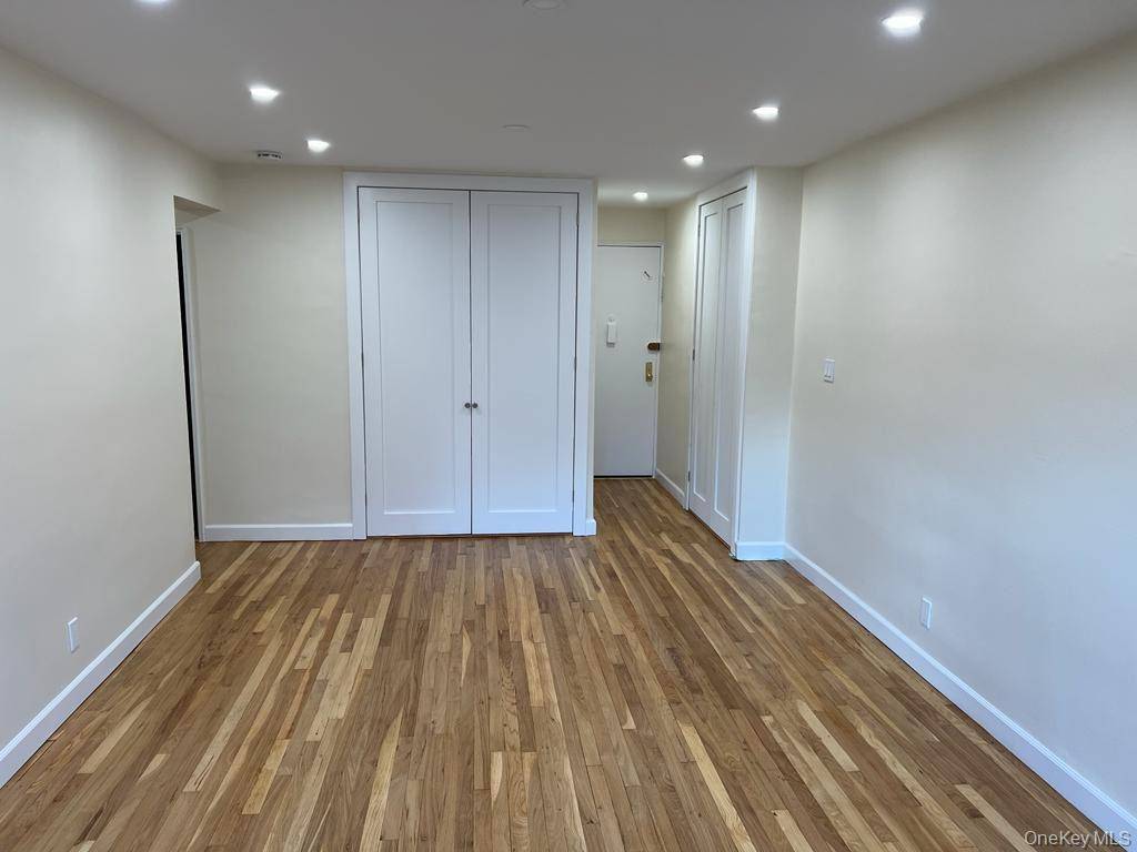 142-20 84 DR #4D, Briarwood, NY 11435