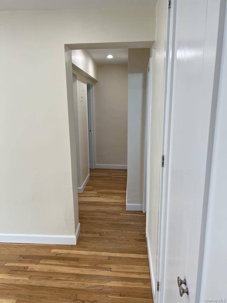 142-20 84 DR #4D, Briarwood, NY 11435