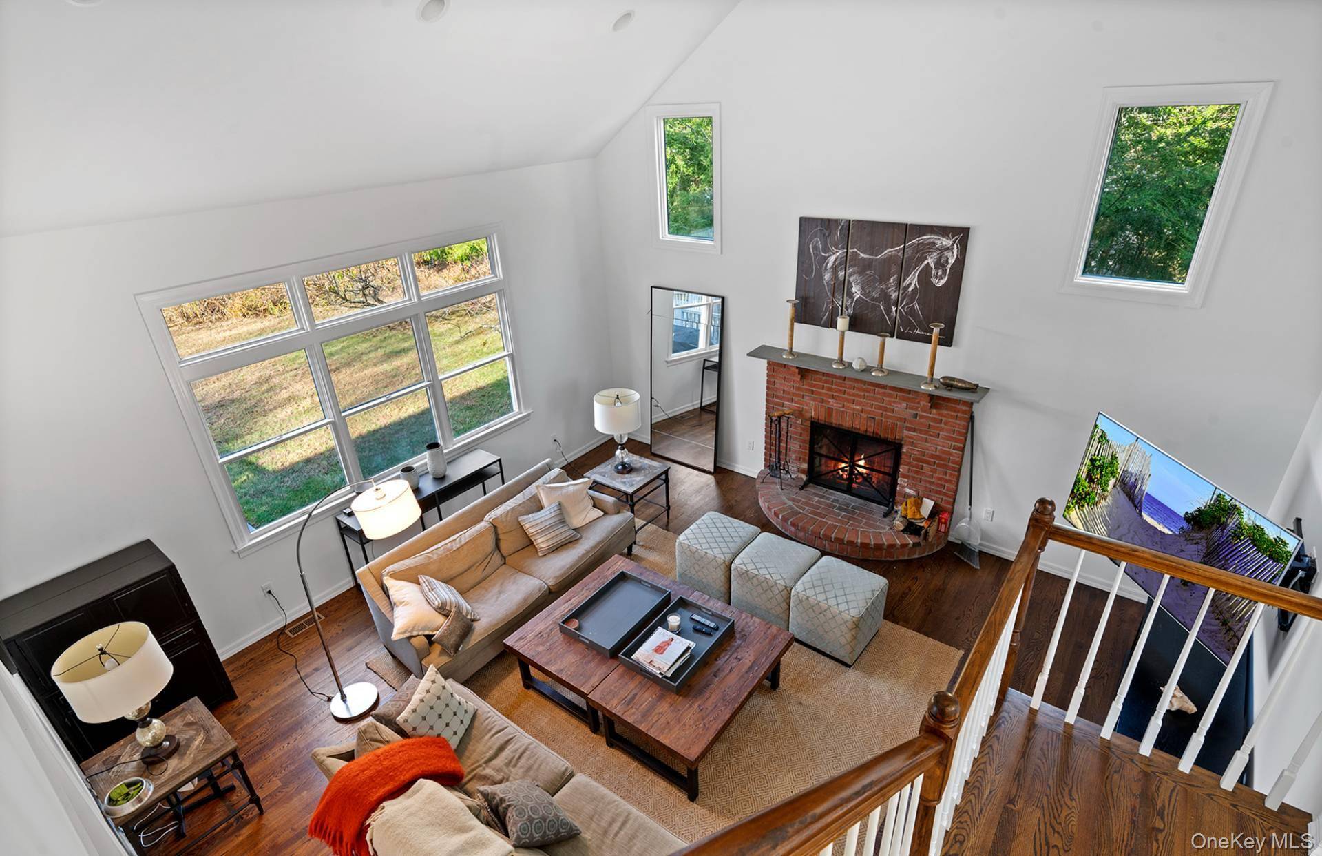 16 Georgica Woods LN, Wainscott, NY 11975