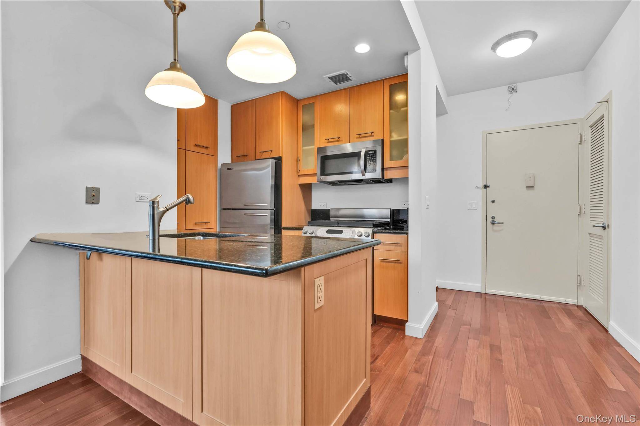 107-24 71 RD #2F, Forest Hills, NY 11375