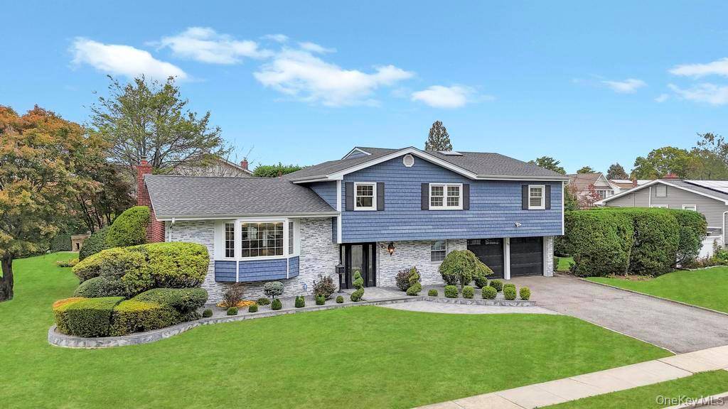 90 Rockland DR, Jericho, NY 11753