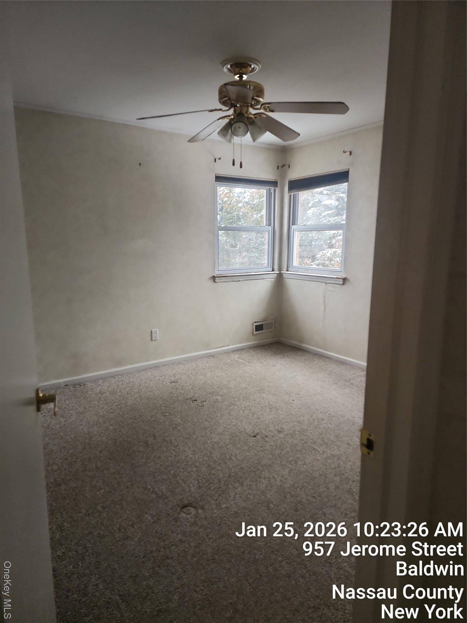 957 Jerome ST, Baldwin Harbor, NY 11510
