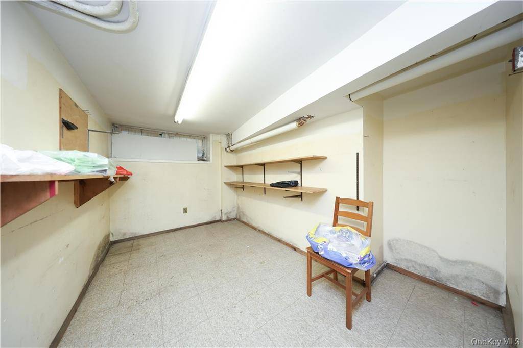 2176 E 13th ST, Brooklyn, NY 11229