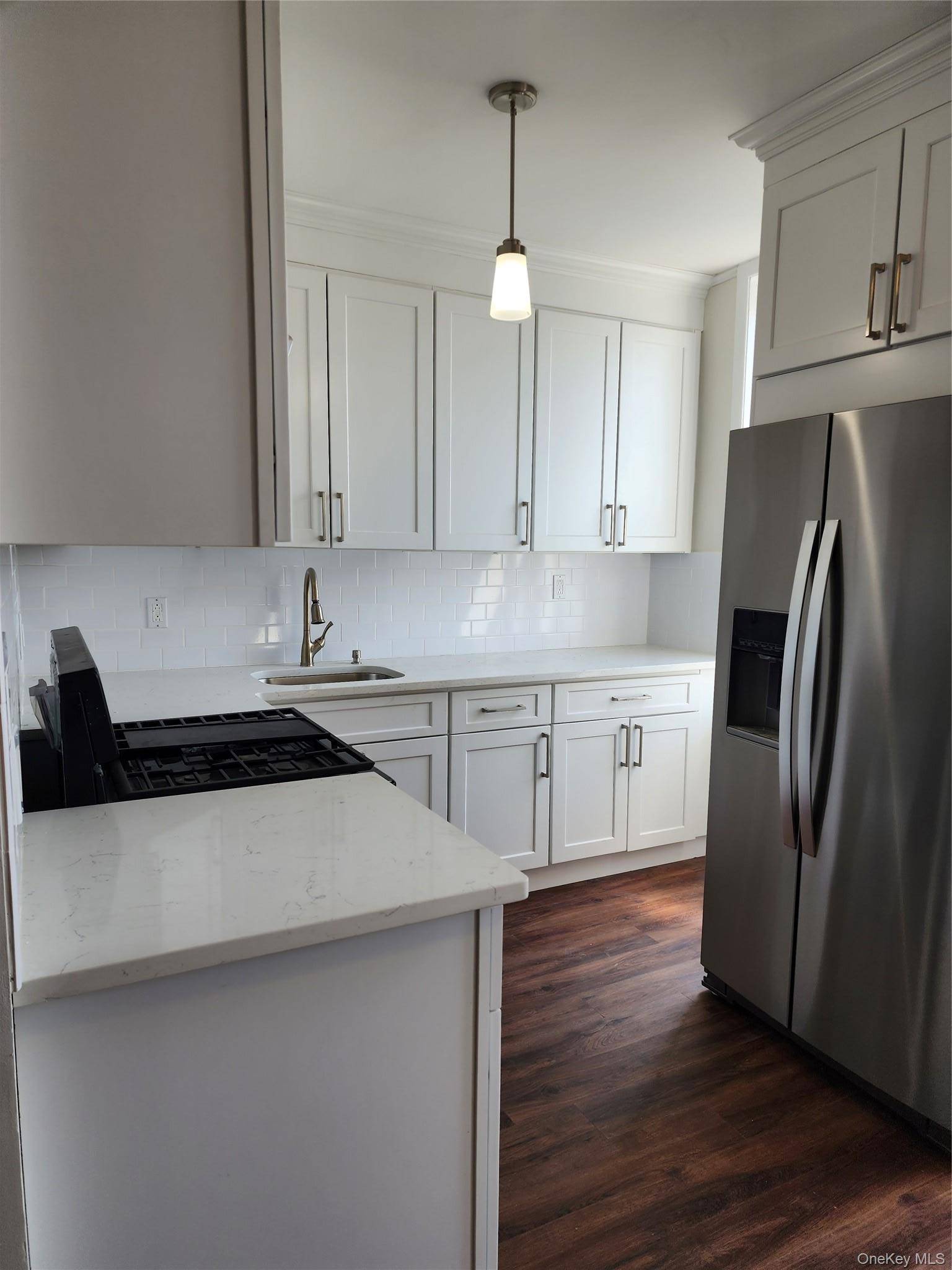 6410 Myrtle AVE, Glendale, NY 11385