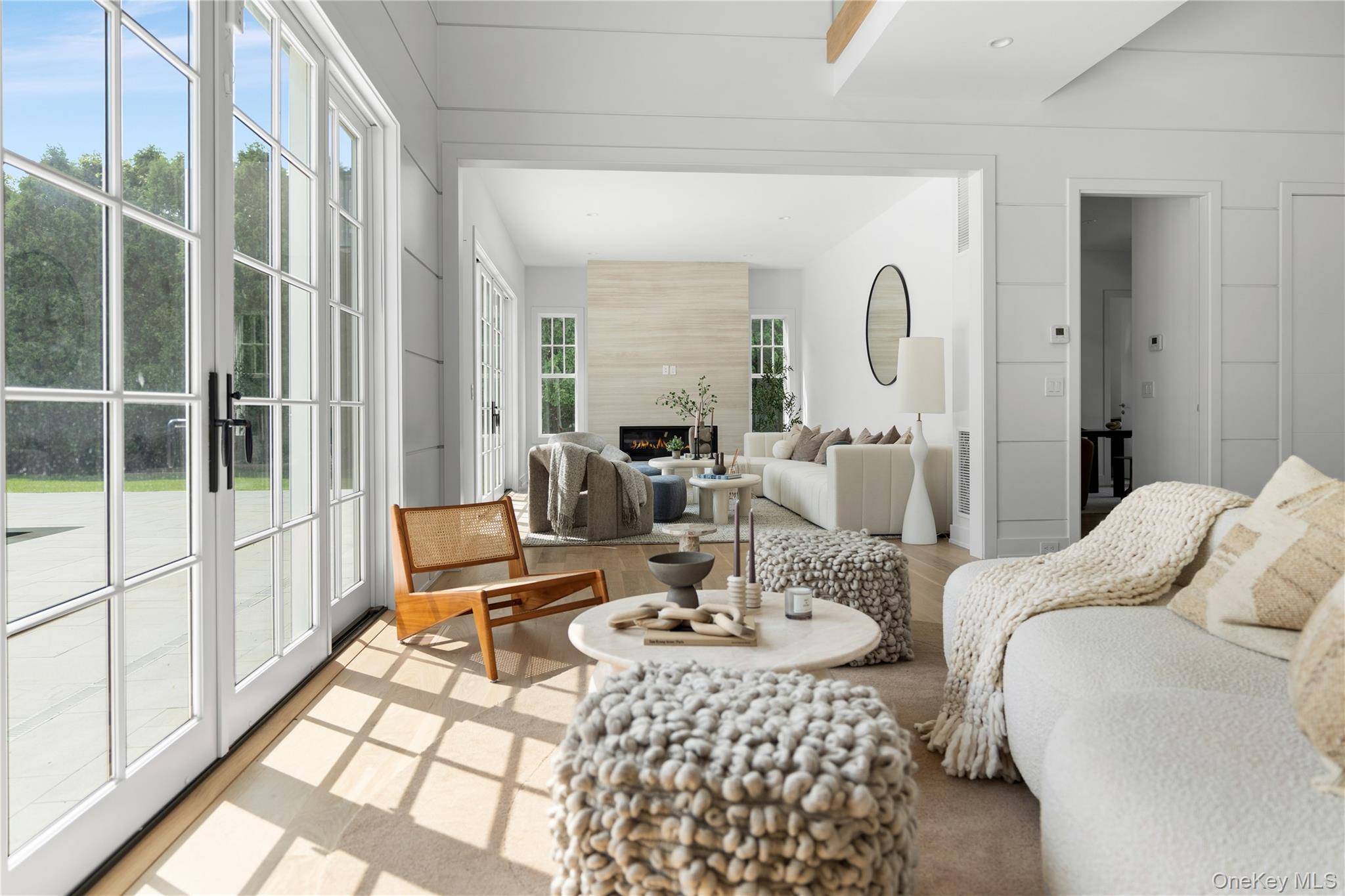 100 Narrow LN, Southampton, NY 11968
