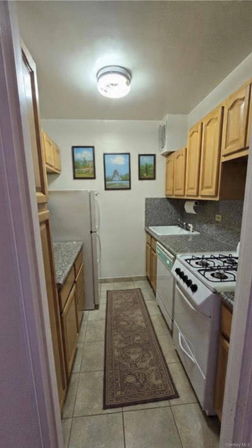 142-05 Roosevelt AVE #602, Flushing, NY 11354