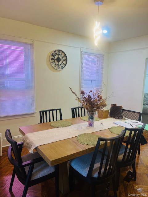 107-35 E Van Wyck EXPY, Jamaica, NY 11435