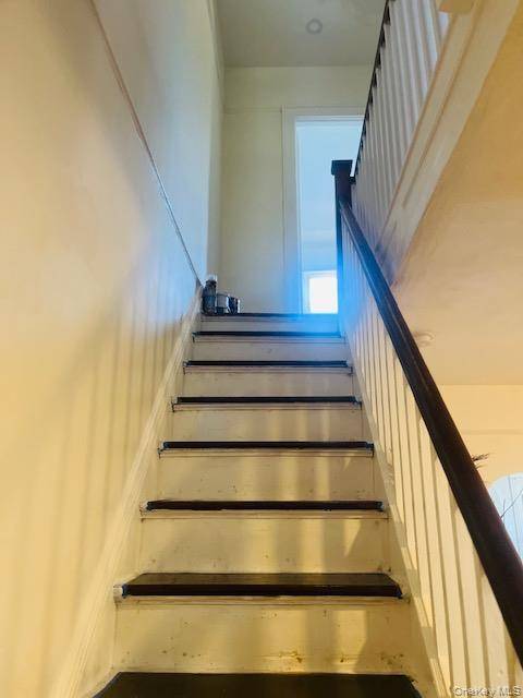 107-35 E Van Wyck EXPY, Jamaica, NY 11435
