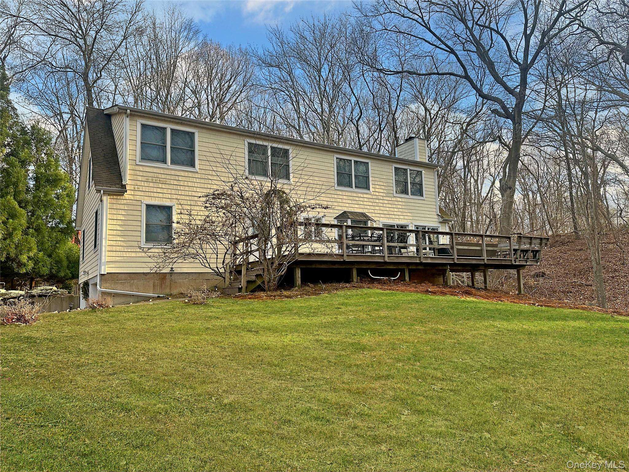 12 Dogwood LN, Shelter Island, NY 11964
