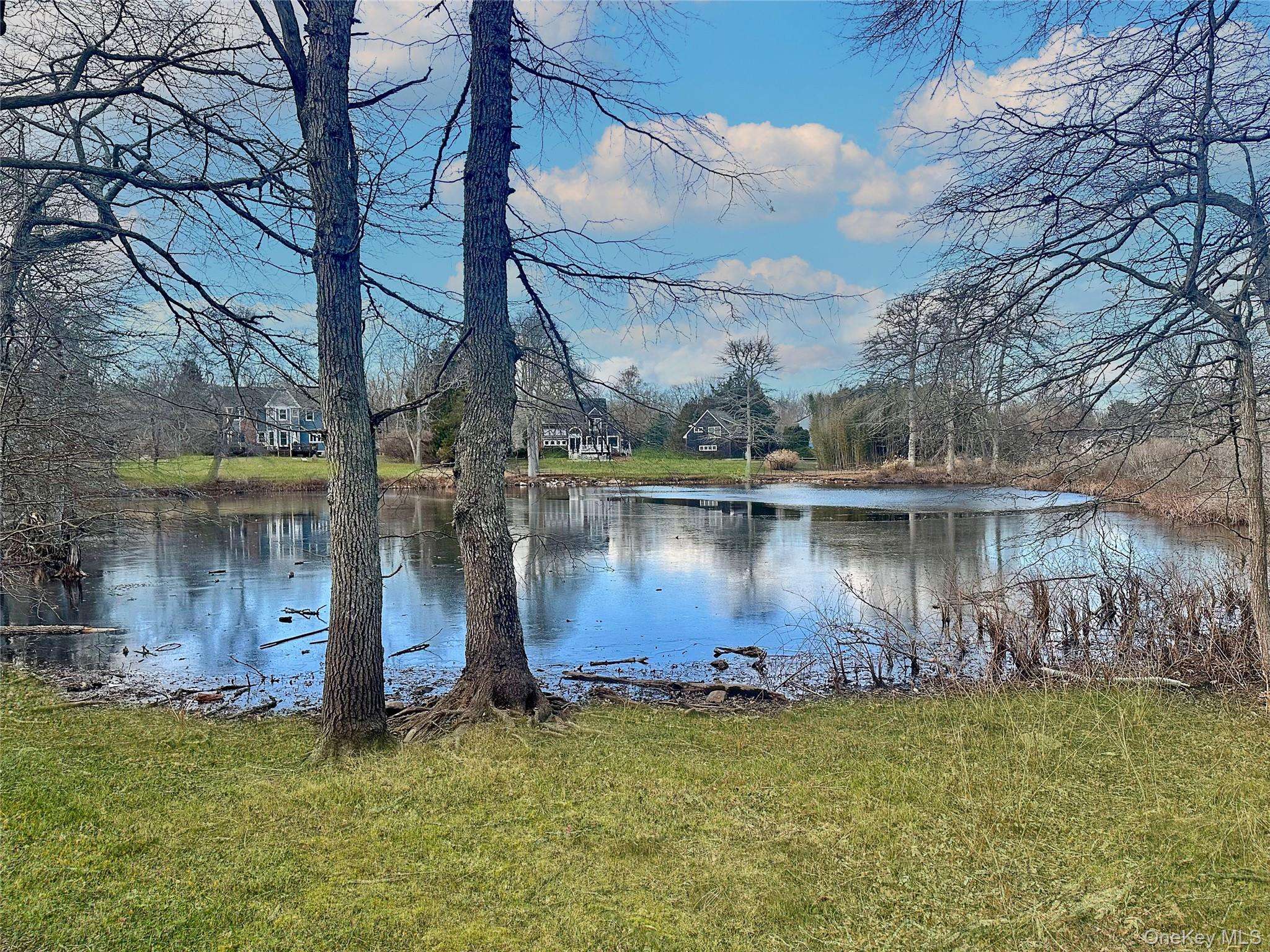 12 Dogwood LN, Shelter Island, NY 11964
