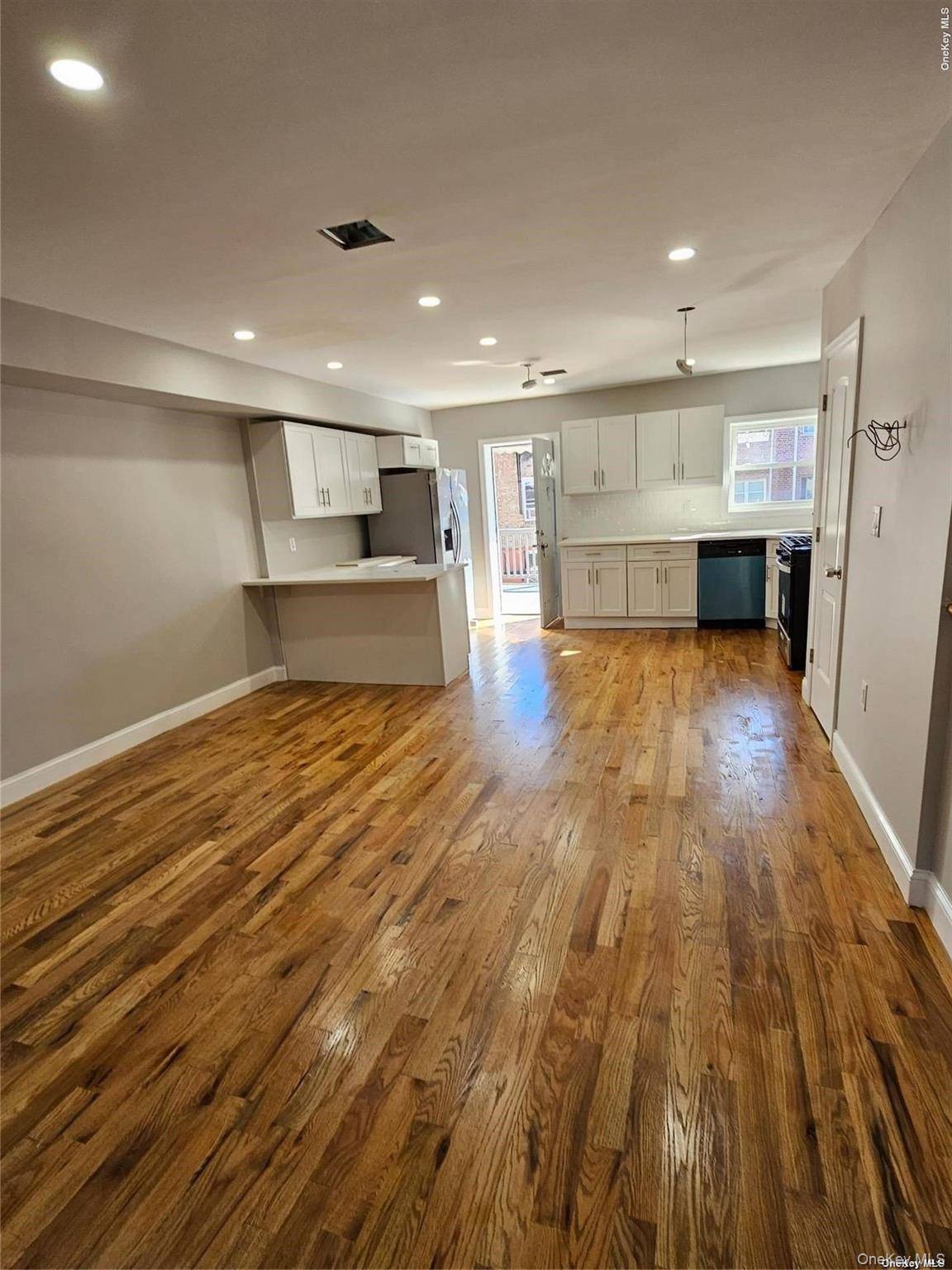 1918 Hunt AVE, Bronx, NY 10462