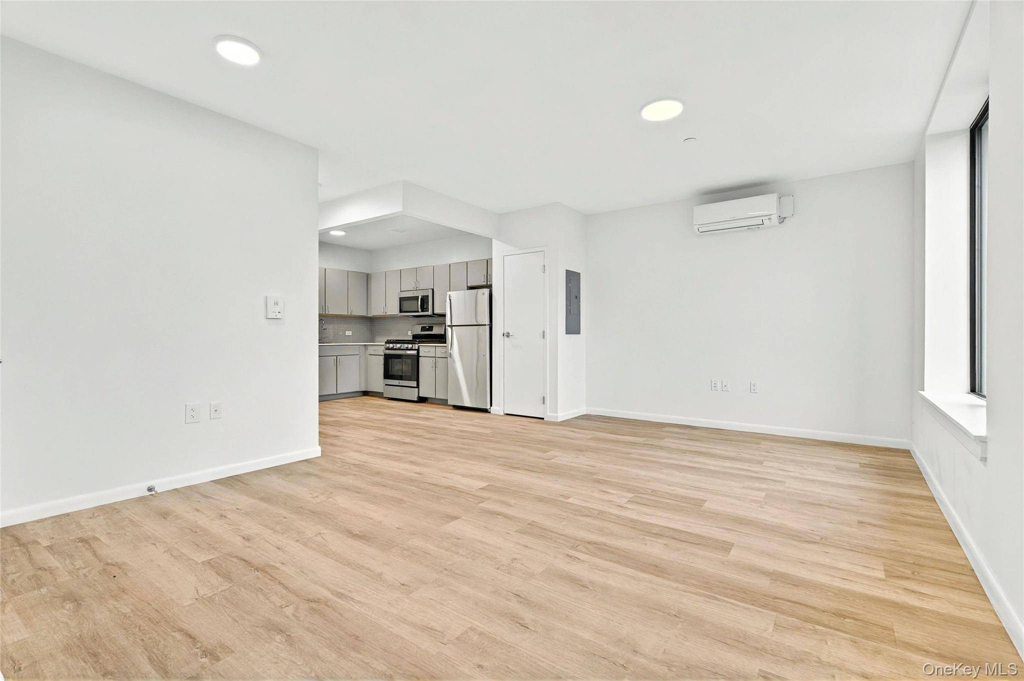 1731 Lacombe AVE #4B, Bronx, NY 10473