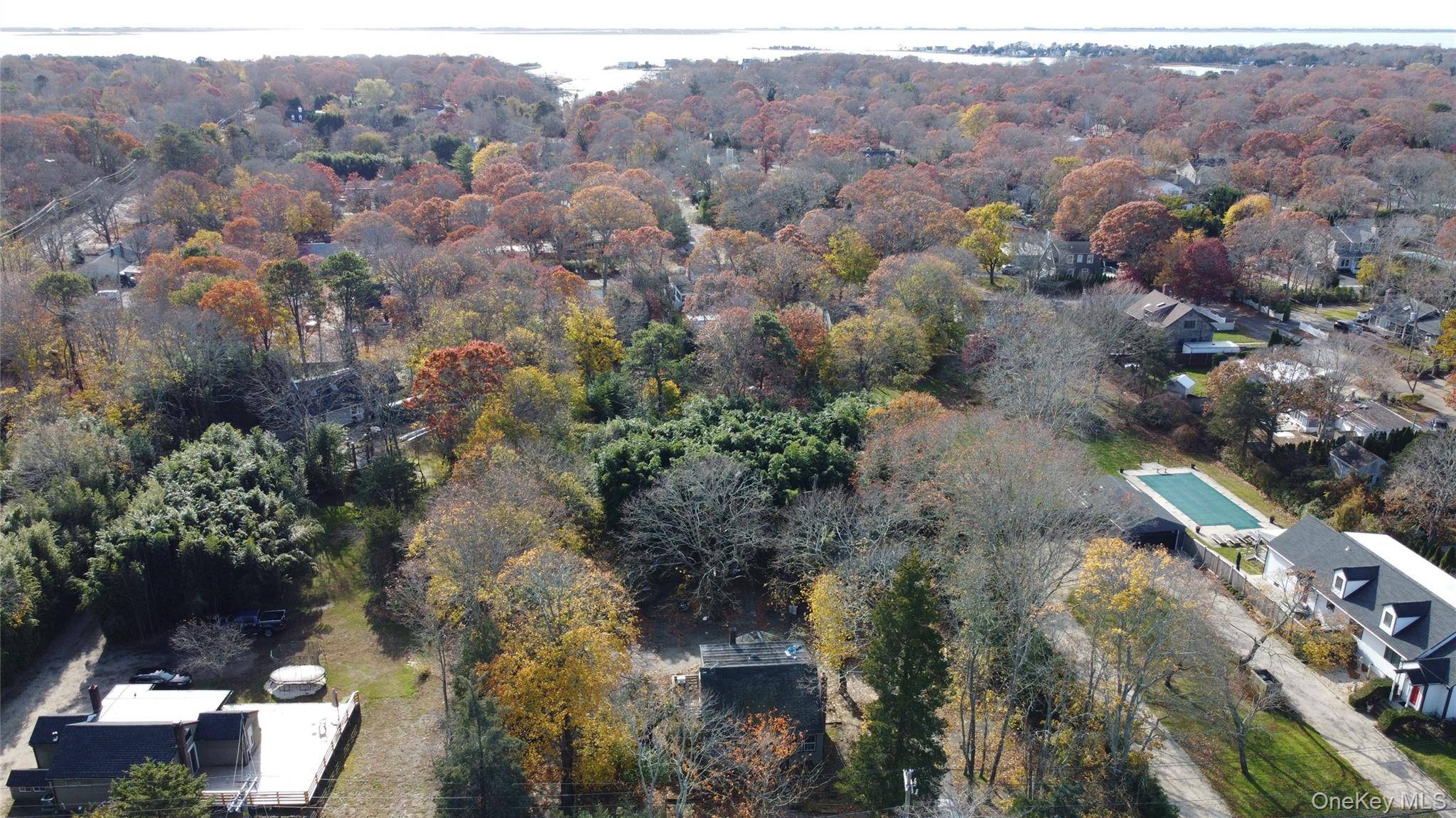 78 Bay AVE, Hampton Bays, NY 11946