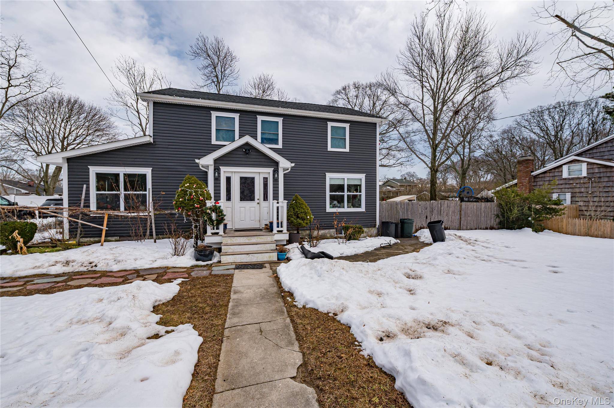 85 Bayview AVE, East Patchogue, NY 11772