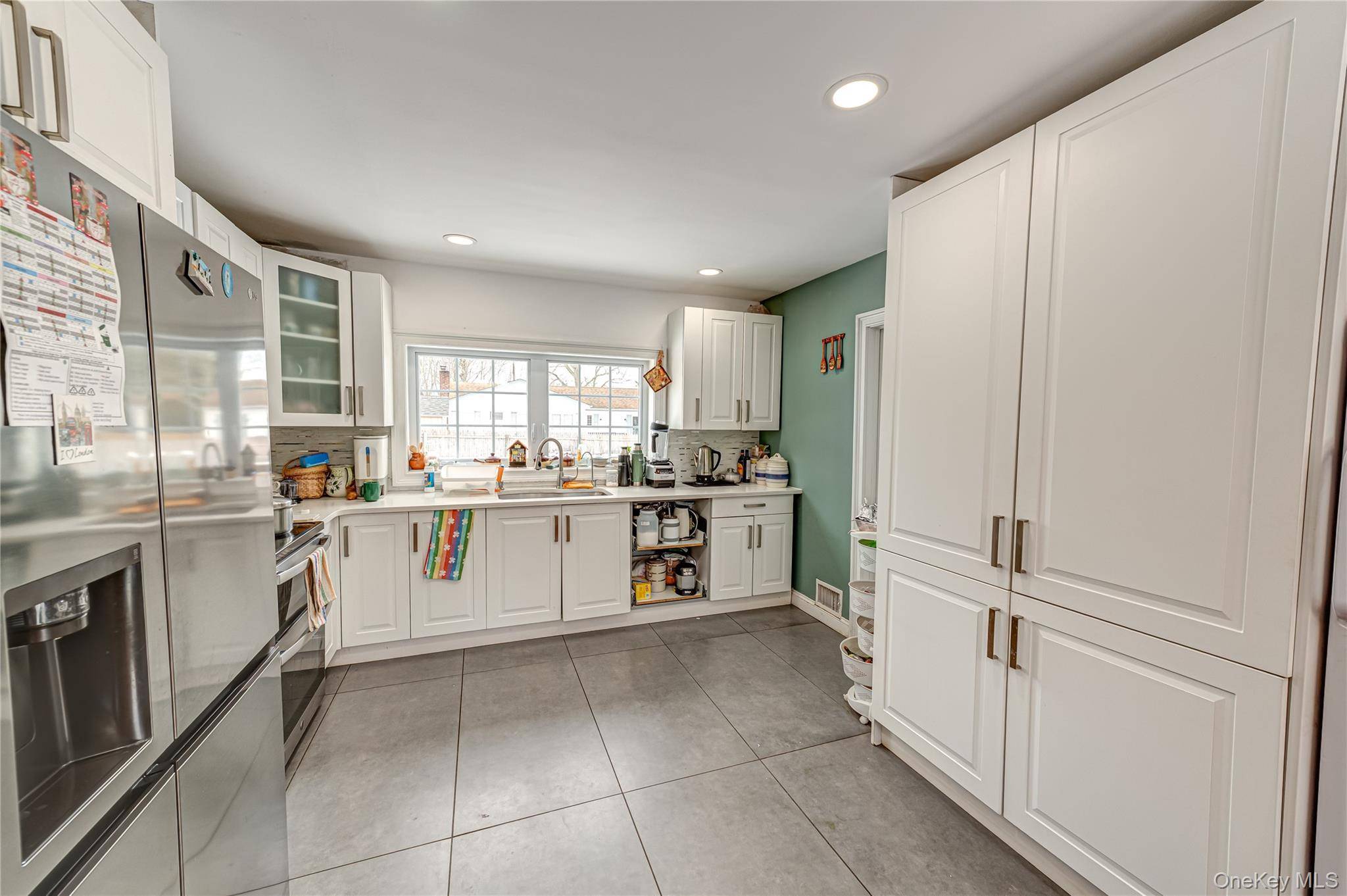 85 Bayview AVE, East Patchogue, NY 11772