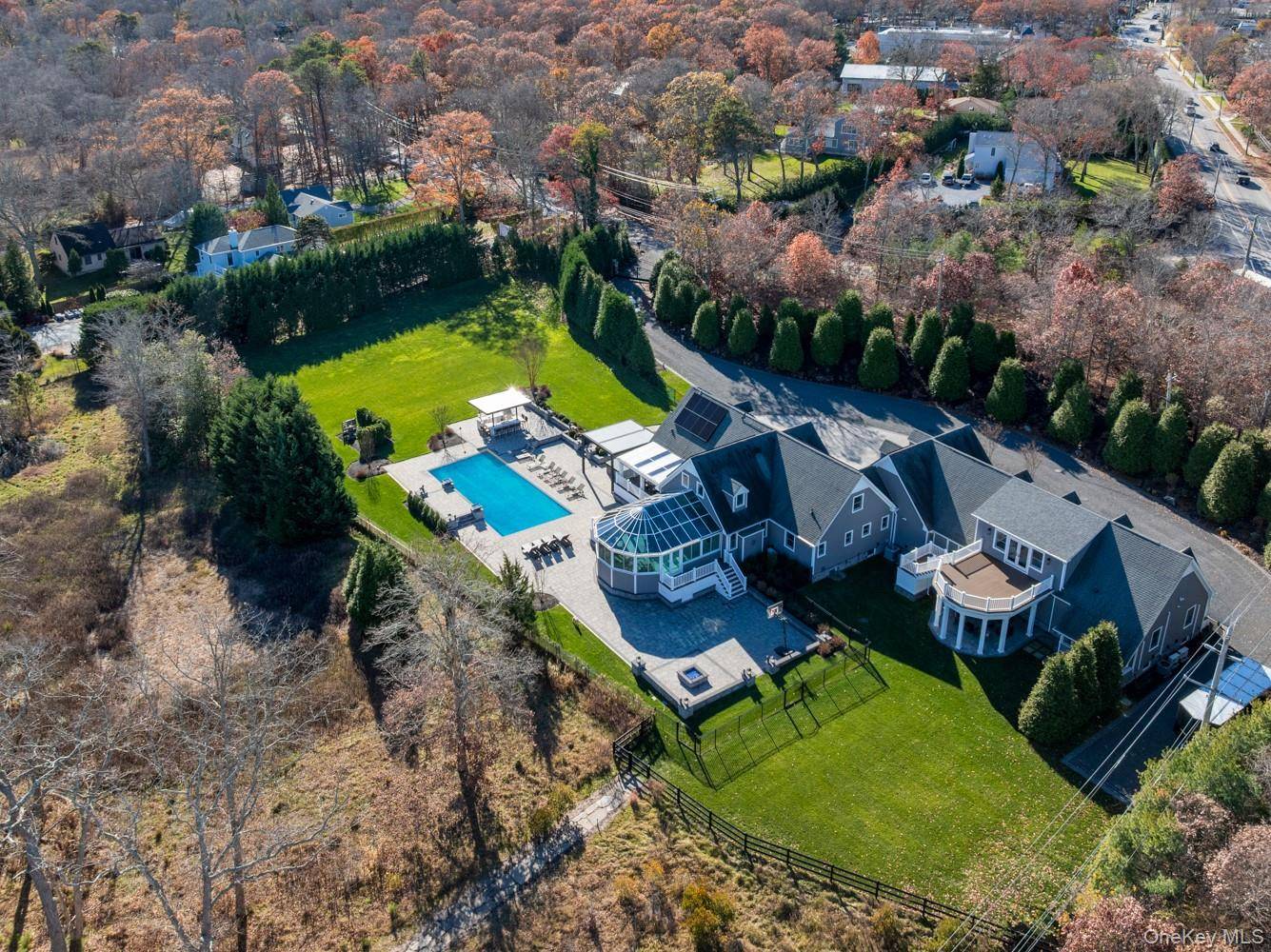 19 W Tiana RD, Hampton Bays, NY 11946