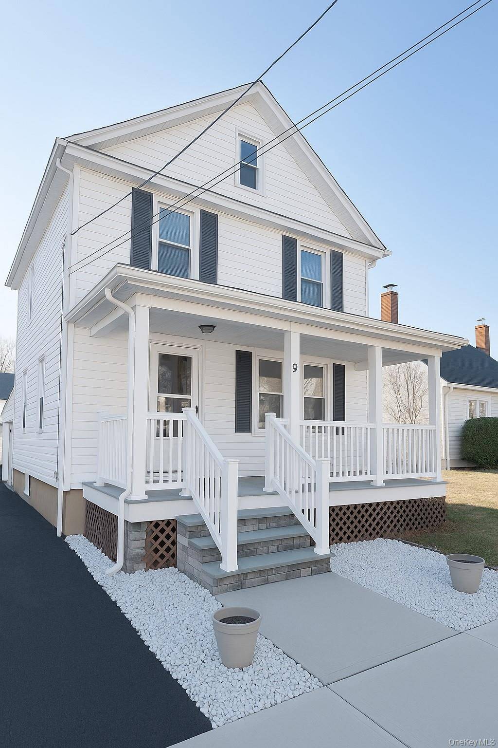 9 Bagley AVE, Albertson, NY 11507