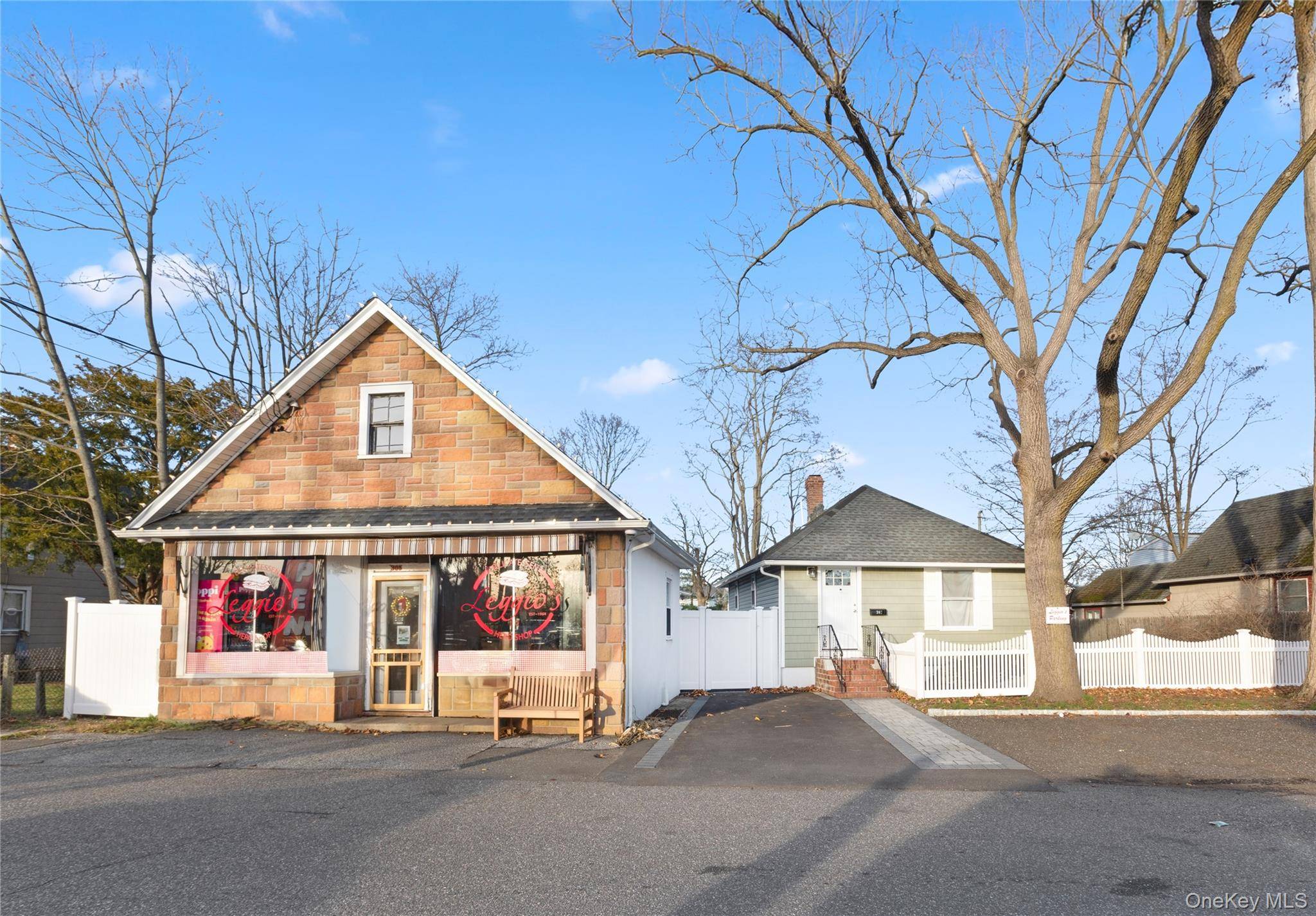 305 4th AVE, Bay Shore, NY 11706