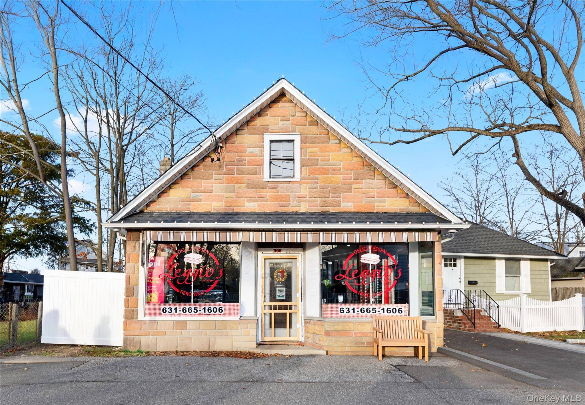 305 4th AVE, Bay Shore, NY 11706