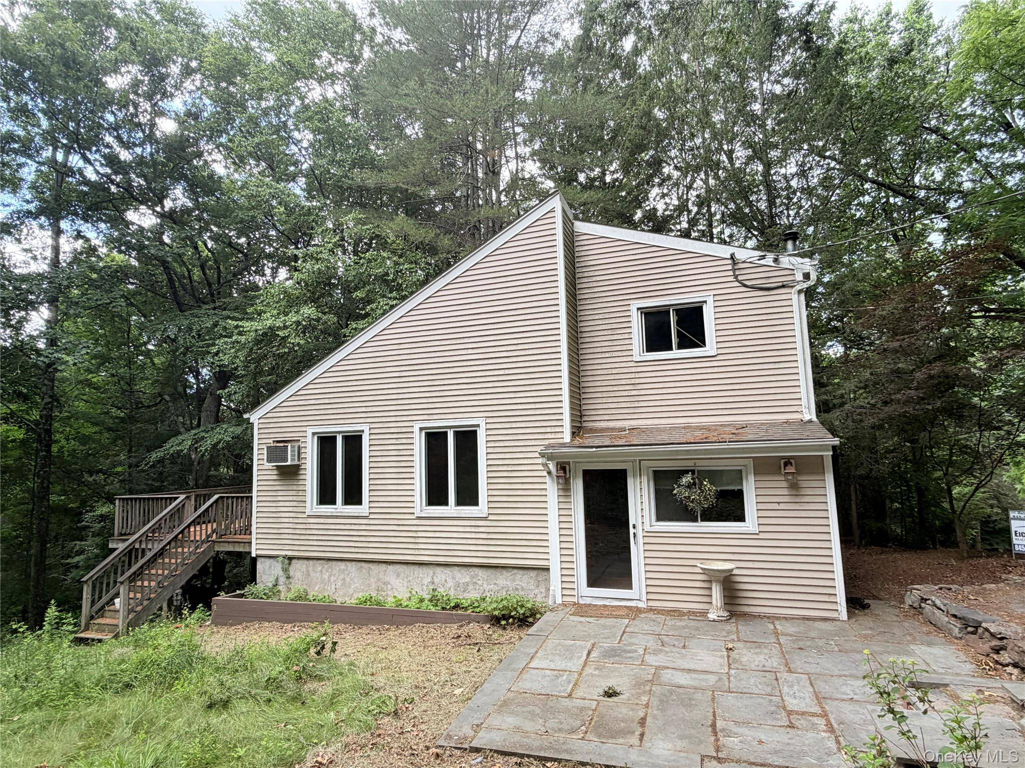 10 Green Acres LN, Brewster, NY 10509