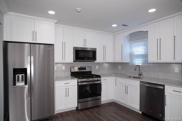 69 Overlook DR #69, Farmingville, NY 11738