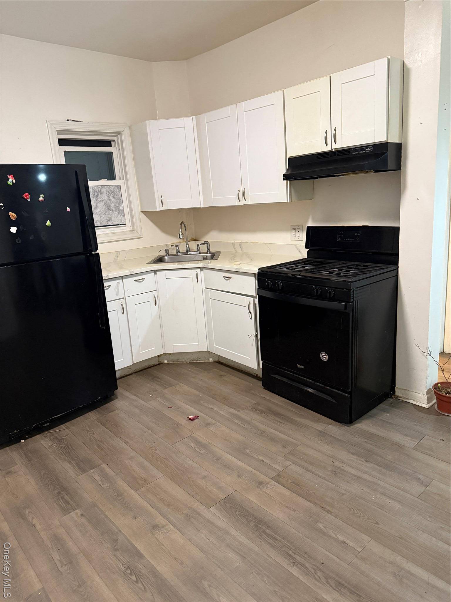 11613 95th AVE, Richmond Hill, NY 11419