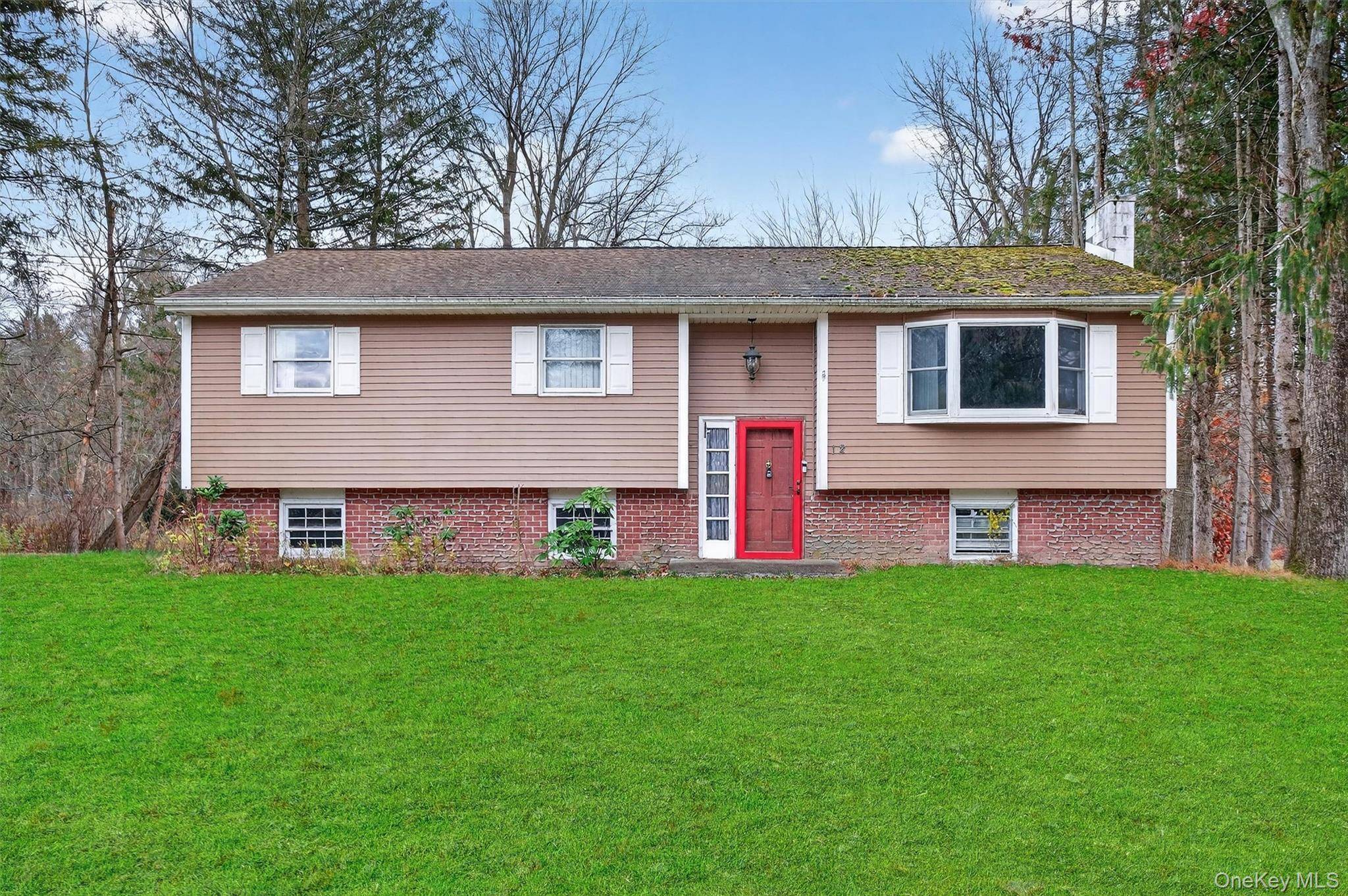 12 Robert DR, Hyde Park, NY 12538